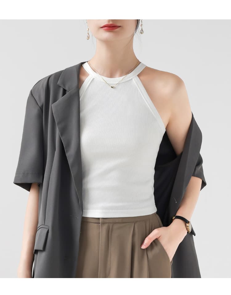 イエベ春/イエベ秋服 すっきりホルターネックリブトップス