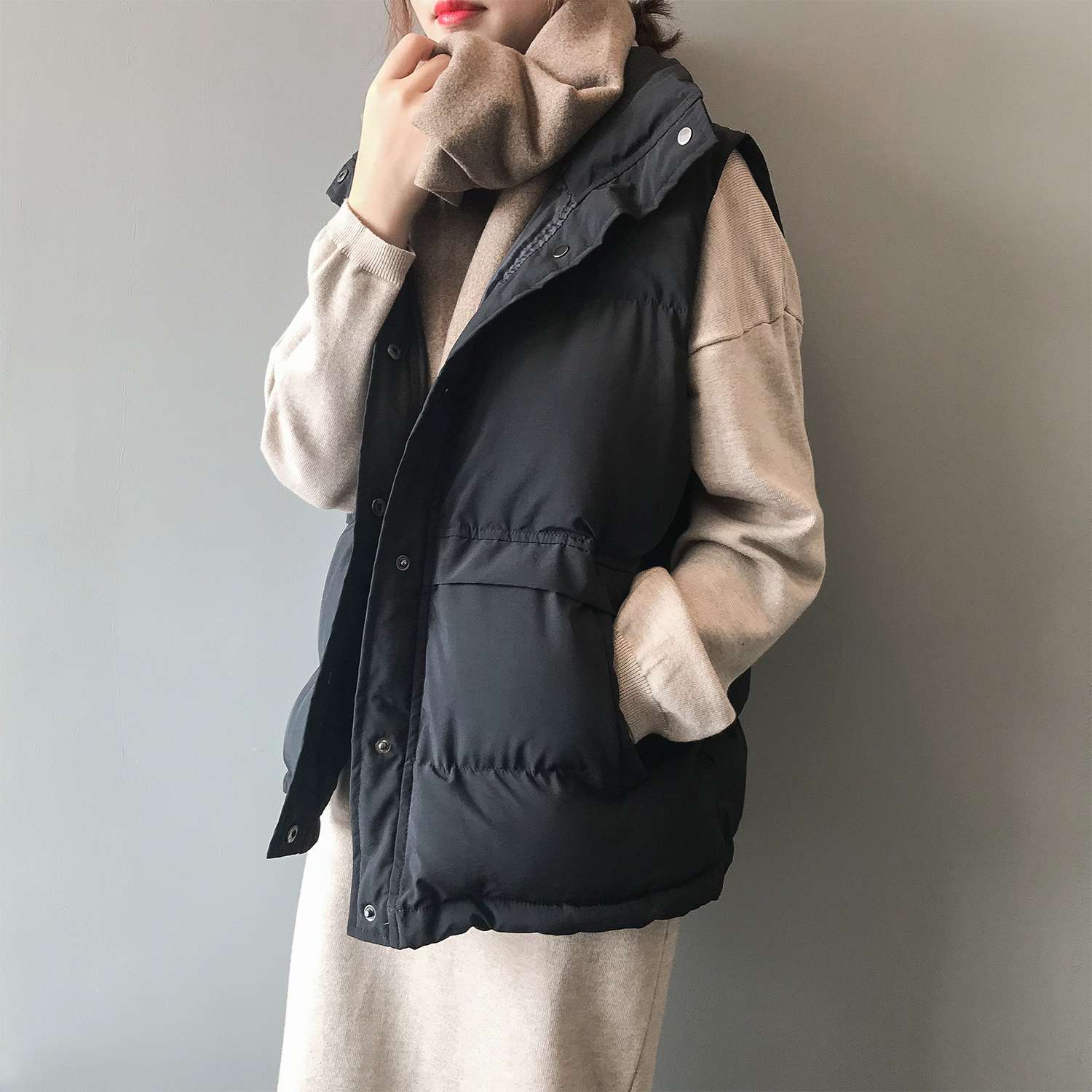 イエベ春服 柔らか素材のボリュームダウンベスト