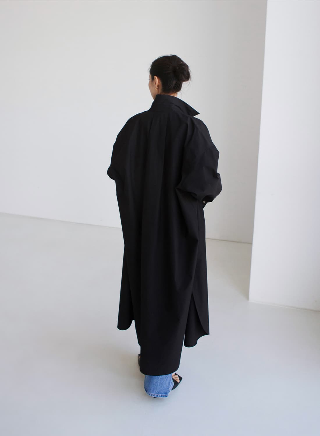 イエベ春服 洗練ゆったりマキシシャツワンピース