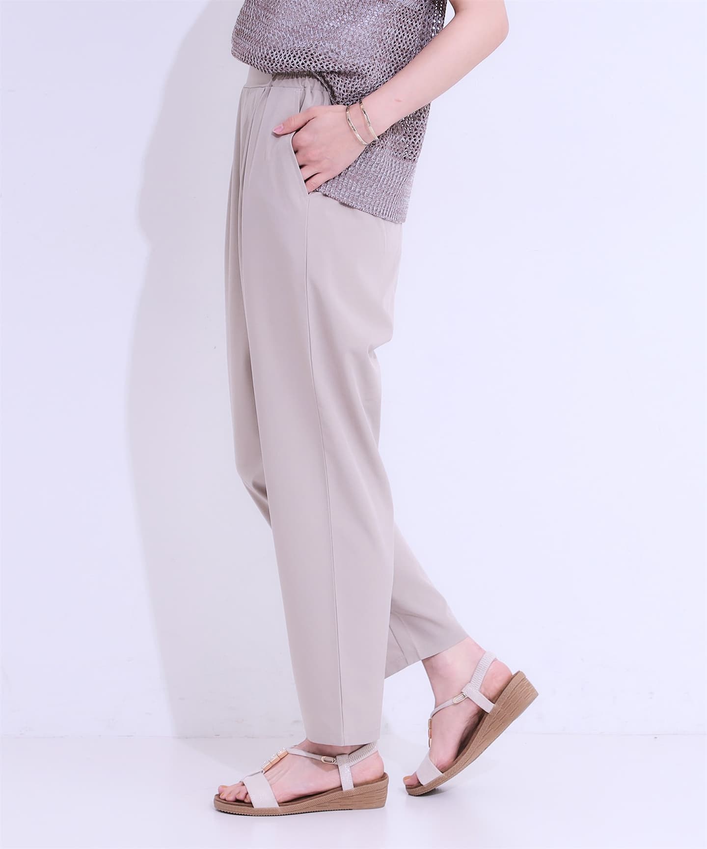 イエベ春/イエベ秋服 やわらか仕立て上品テーパードパンツ
