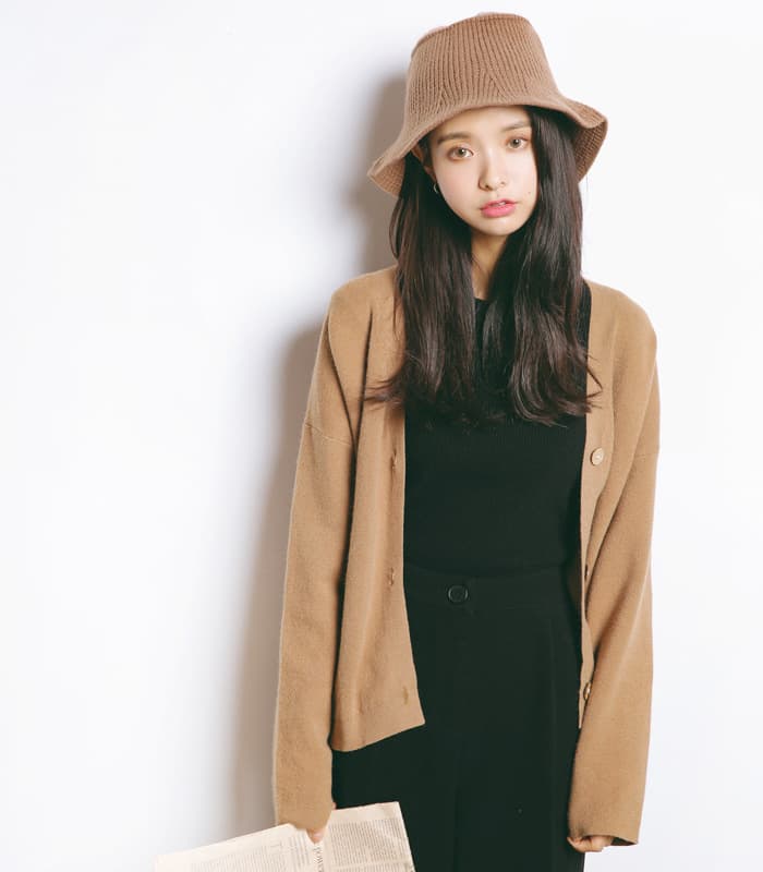 イエベ春/イエベ秋服 上品な ベージュ 柔らか素材 ボタン留め ゆったり カーディガン`