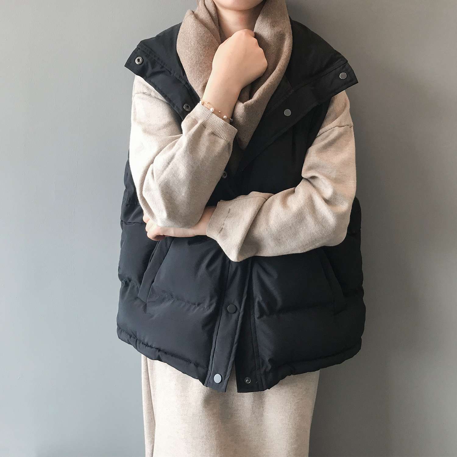 イエベ春服 柔らか素材のボリュームダウンベスト