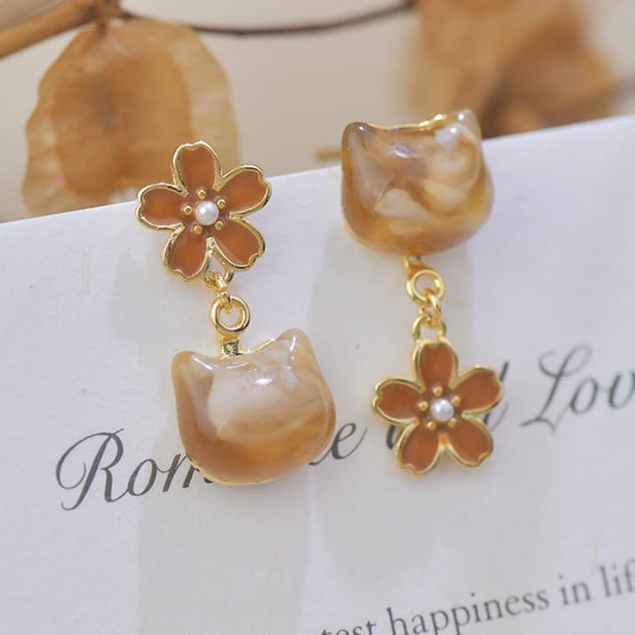 イエベ春/イエベ秋服 猫と桜モチーフ アシンメトリーピアス アクセサリー