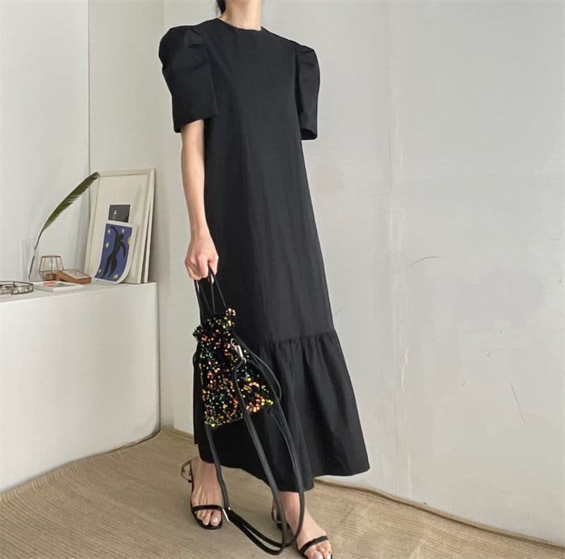 イエベ春服 パフスリーブティアードワンピース