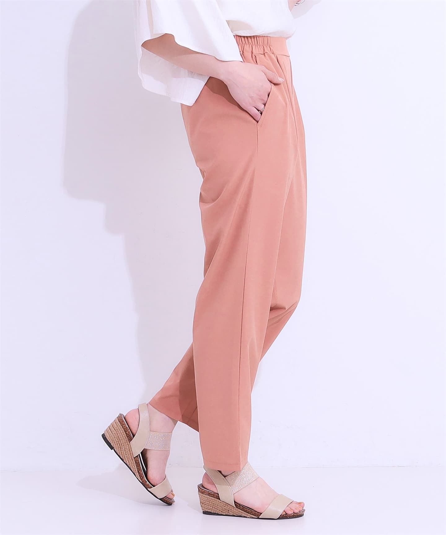 イエベ春/イエベ秋服 やわらか仕立て上品テーパードパンツ