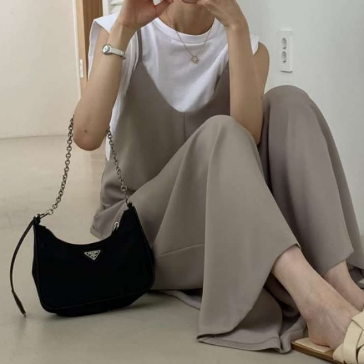 イエベ春/イエベ秋服 シンプル優雅なキャミワンピース