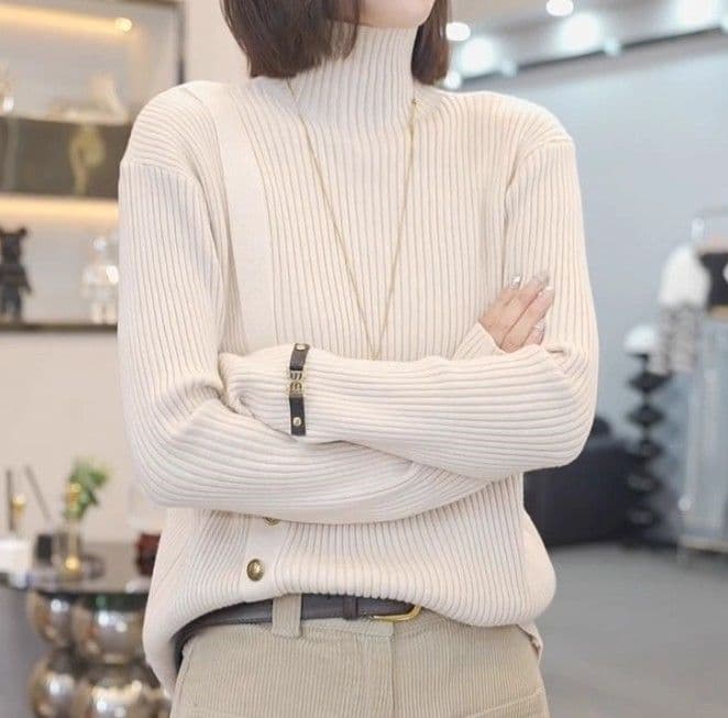 イエベ春/イエベ秋服 ハイネックアシンメトリーニット