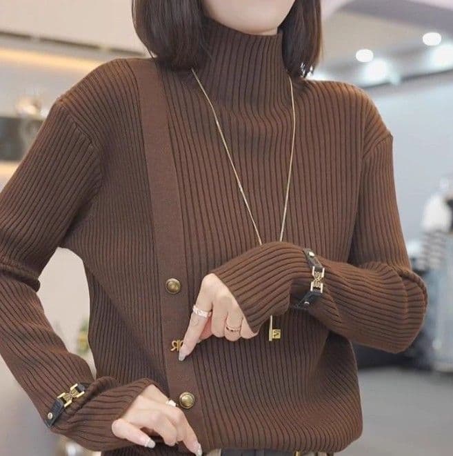 イエベ春/イエベ秋服 ハイネックアシンメトリーニット